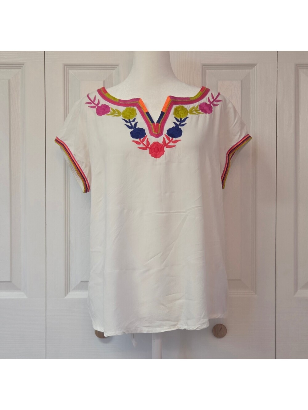 Floral Embroidered Notched Neckline Tunic Blouse Size L Boho Folk Beach